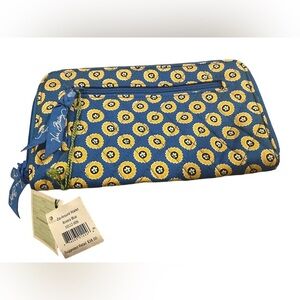 Vera Bradley Riviera Blue Zip Around Wallet 10112-006 VB146